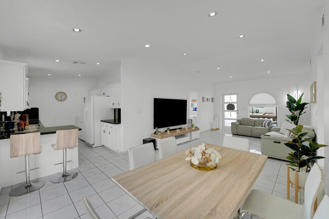 Building Photo - 17255 NW 72nd Ct