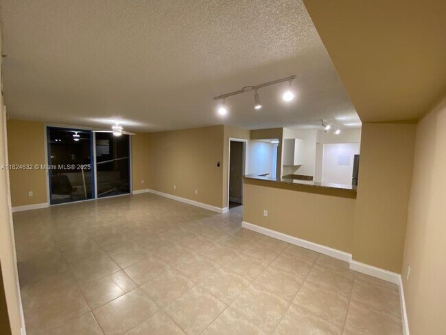 Building Photo - 4824 N State Rd 7