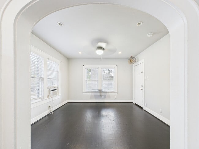 Building Photo - 605 Enid St