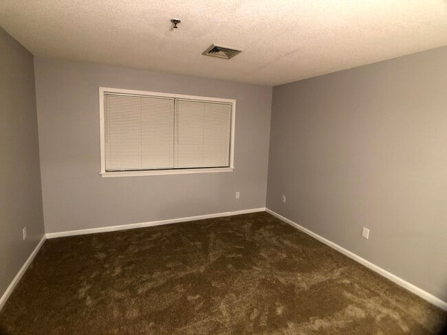 Bedroom 2 - 108 Hunters Run Pl