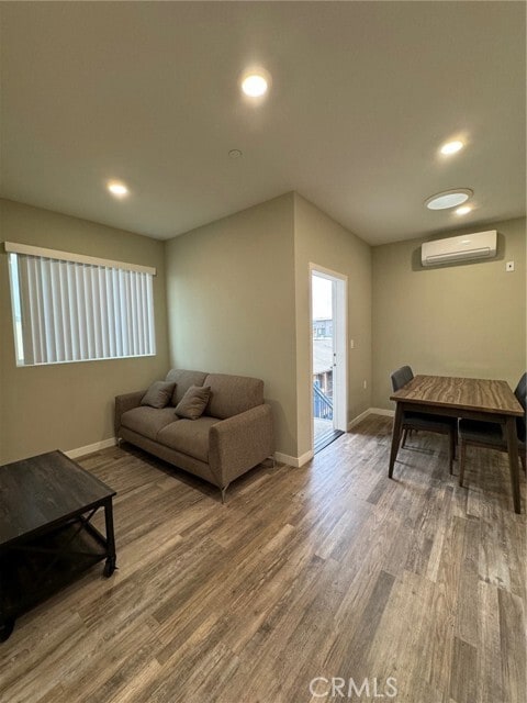 Building Photo - 621 Normandie Ave