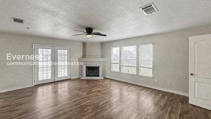 Building Photo - 386 Siebert Dr