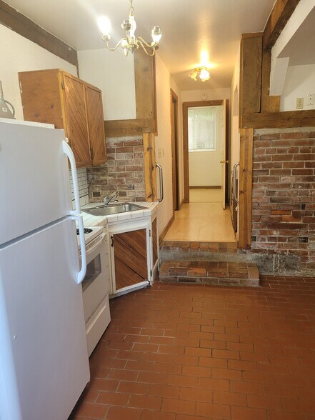 Building Photo - 12941 NW Newberry Rd