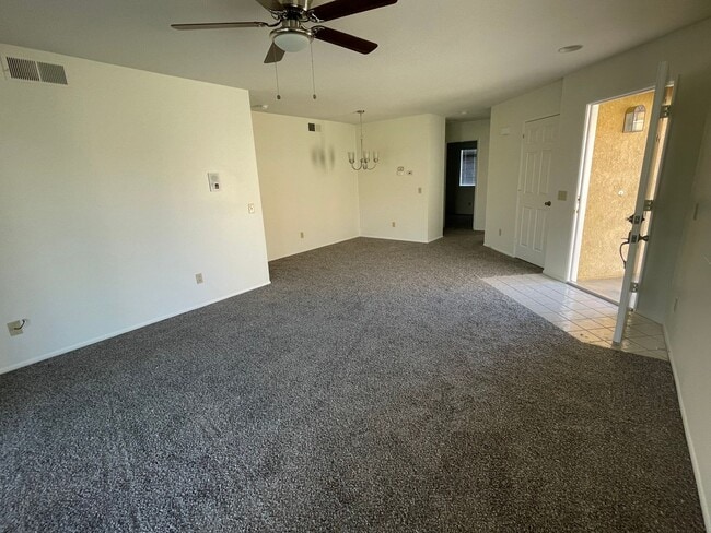 Building Photo - Jess Ranch 55+ Gated Community Apple Valley