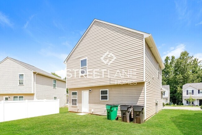 Building Photo - Charming 3 bedroom home in Charlotte!