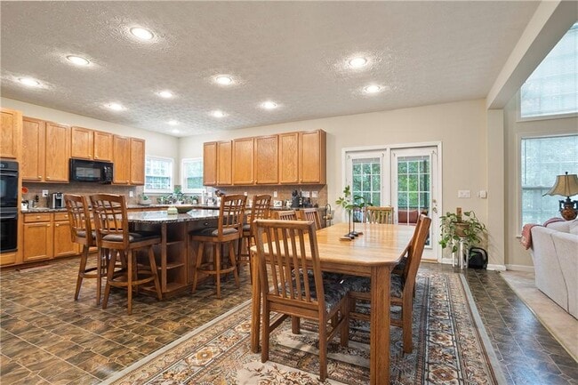 Building Photo - 130 S Links Dr