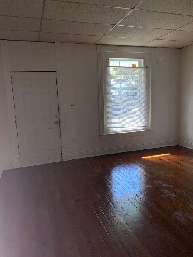 Building Photo - Spacious 2 bedroom home in Portland