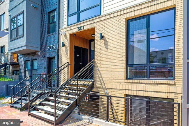 Building Photo - 501 Kennedy St NW