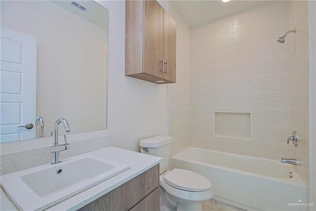 Building Photo - 5325 Vision St