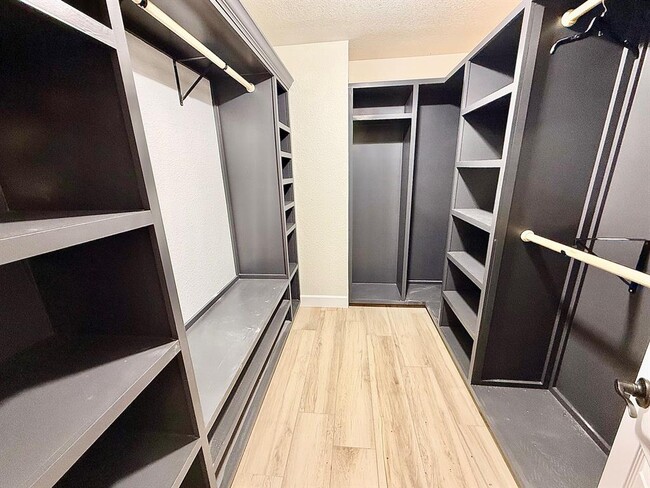 Building Photo - 133 Paige Bend