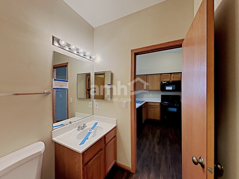 Building Photo - 14151 S Napa Cir