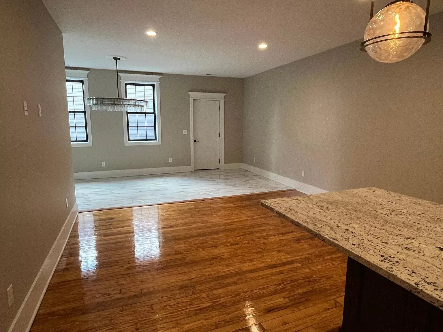 Building Photo - 504 Broadway St