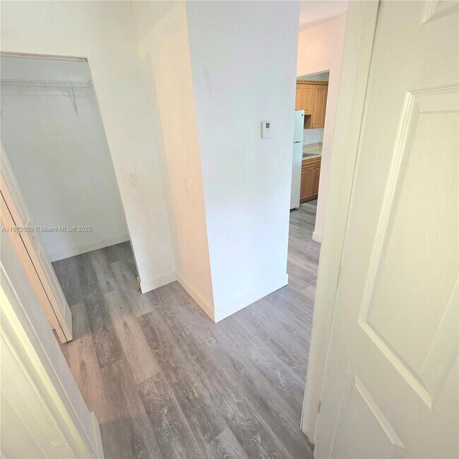 Building Photo - 14500 SW 88th Ave