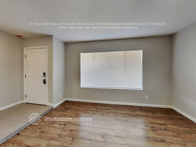 Building Photo - 11033 N 57th Dr