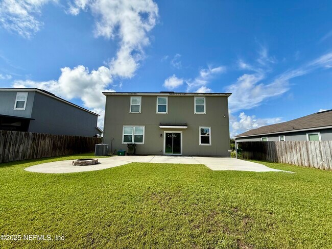 Building Photo - 2200 Pebble Point Dr