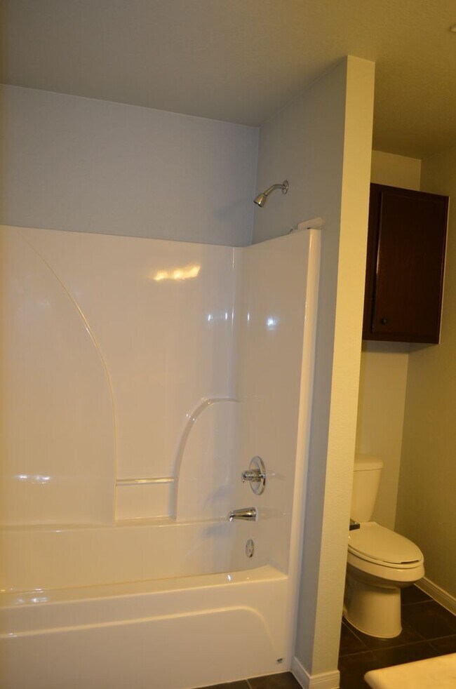 Building Photo - 2002Tru