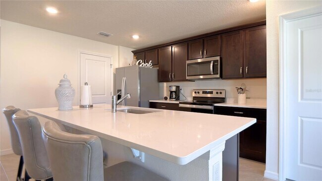 Building Photo - 7011 SW 136th Ln