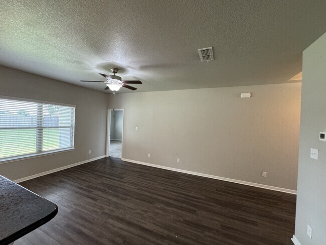 Building Photo - 7019 Tanglehead Dr