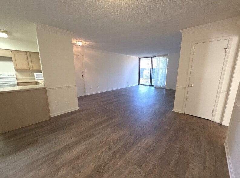 Dining Room/Living Room - 3115 Patrick Henry Dr
