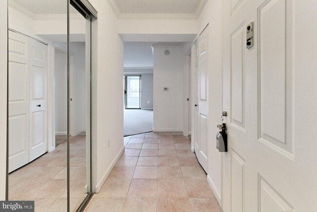 Building Photo - 2121 Jamieson Ave