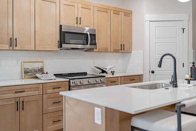 Building Photo - 455 Blue Spruce Ave
