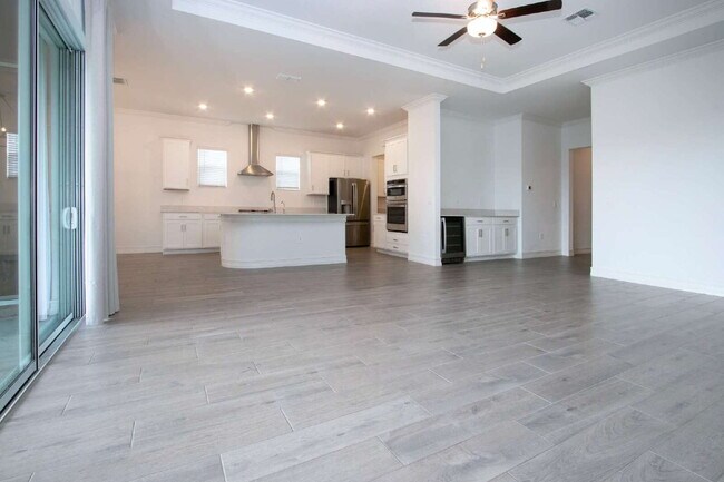 Building Photo - Spacious Like New 4-Bedroom Oasis with 3 Full Baths in Palmetto - Available NOW