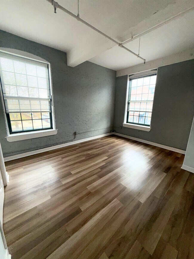 Building Photo - 160 Lafayette St