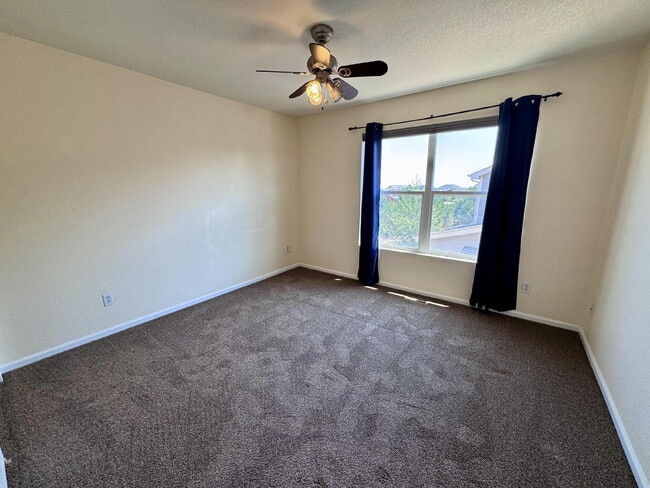 Building Photo - 7031 S Oak Hill Cir