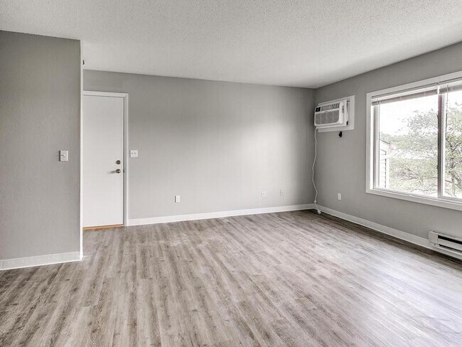 Building Photo - Evergreen Lane Apartments