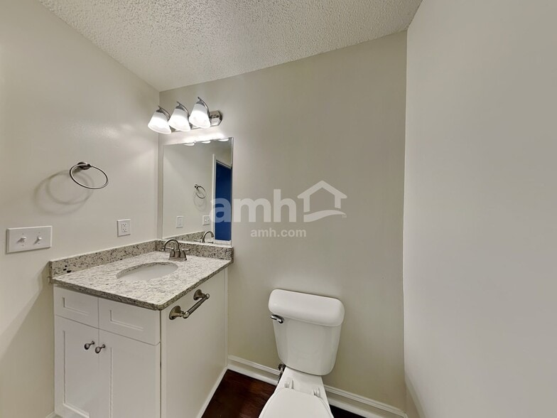 Building Photo - 30 Cheyenne Dr