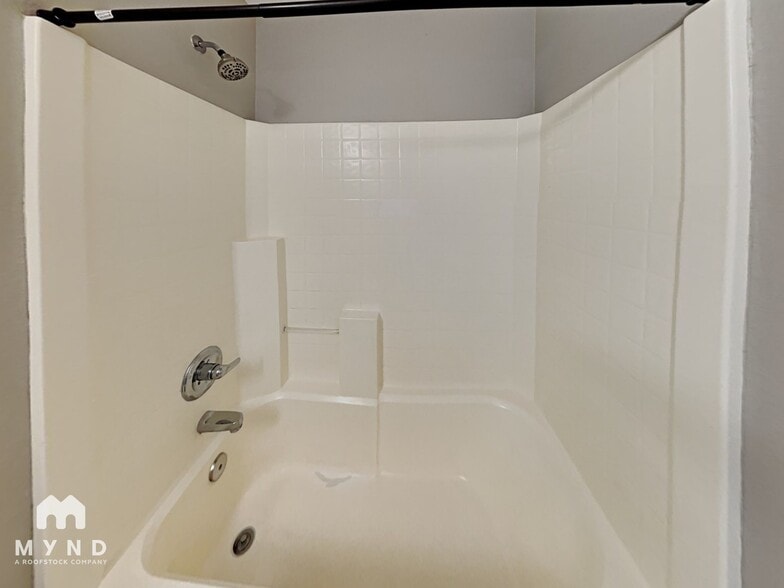 Building Photo - 4643 E Rousay Dr