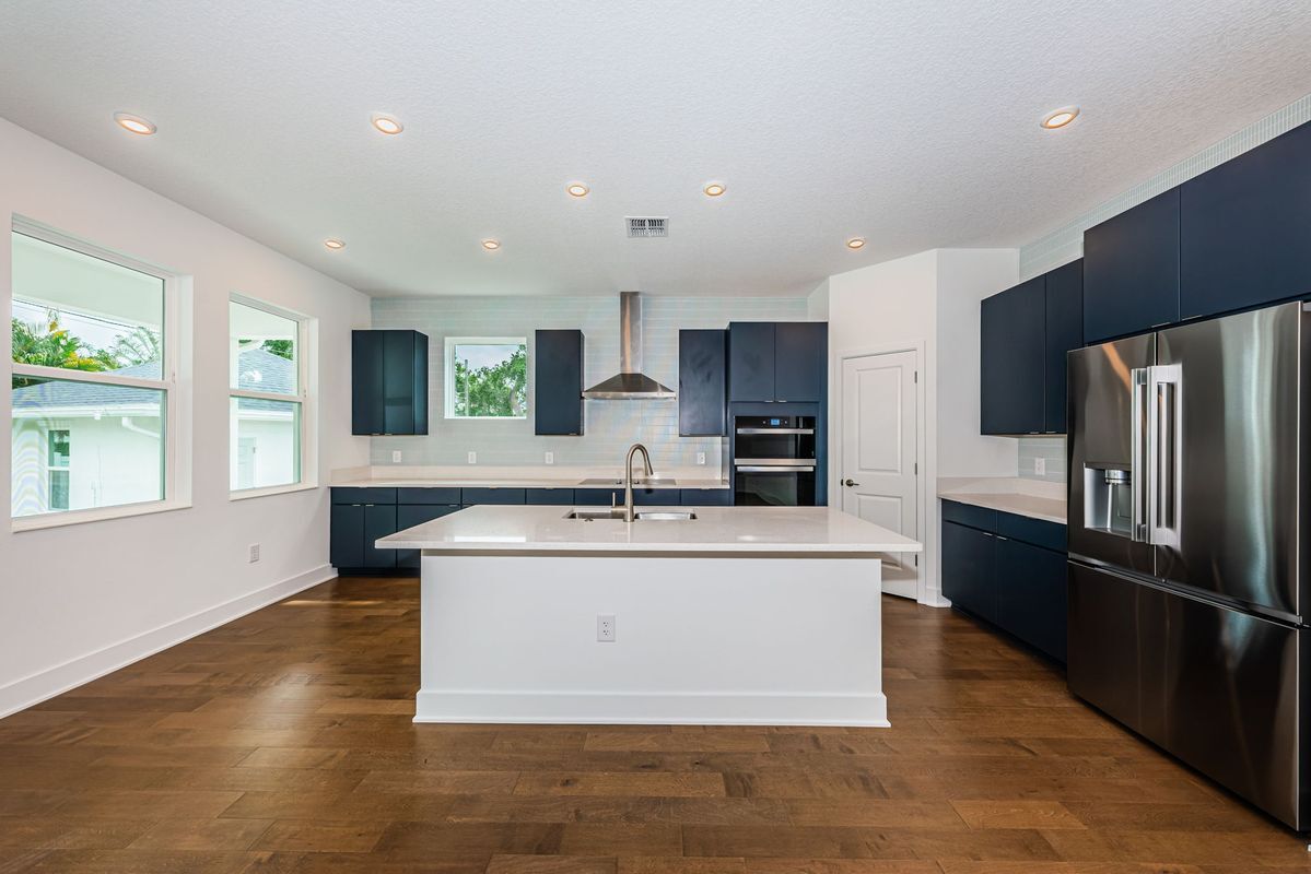 Building Photo - 1701 25th Ave N