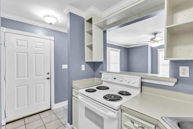 Building Photo - 2634 Peckham St