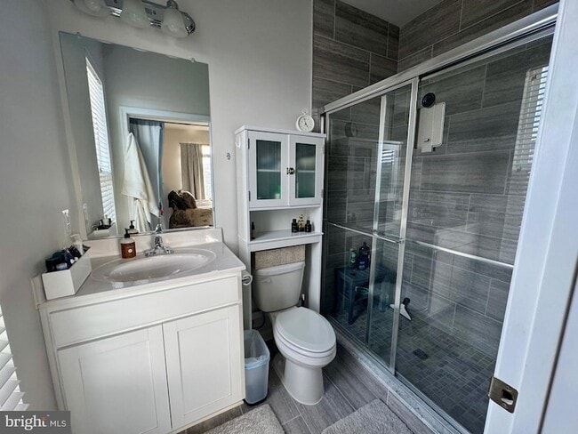 Building Photo - 100 Batik Wy