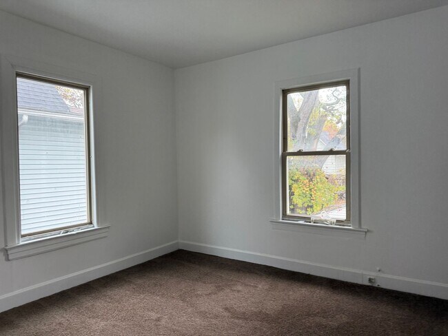 Building Photo - AMINA LLC