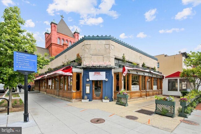 Building Photo - 1619 R St NW