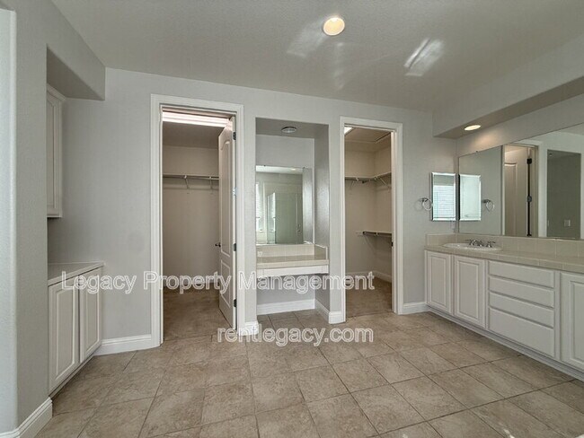 Building Photo - 8843 Latigo Ct