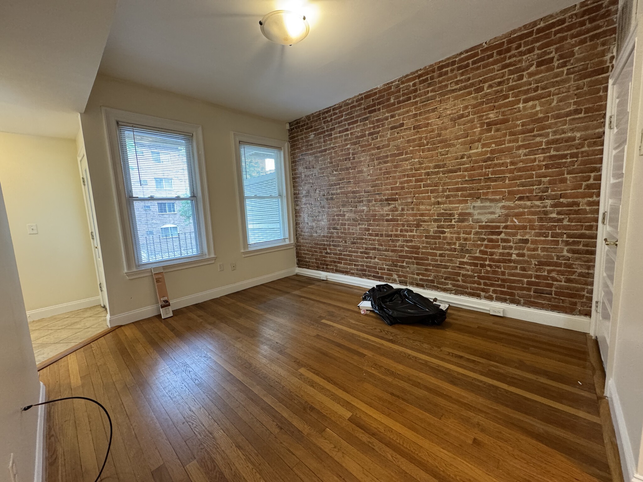 Building Photo - 65 Ashford St