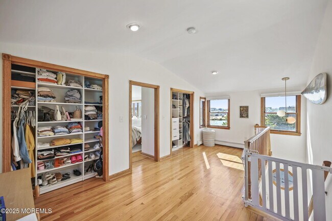 Building Photo - 113 Central Ave