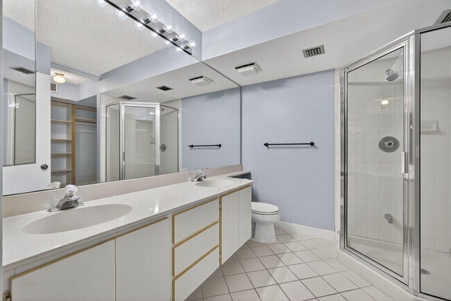 Building Photo - 2581 Village Blvd
