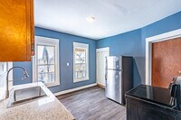 Building Photo - 292 Reynolds St