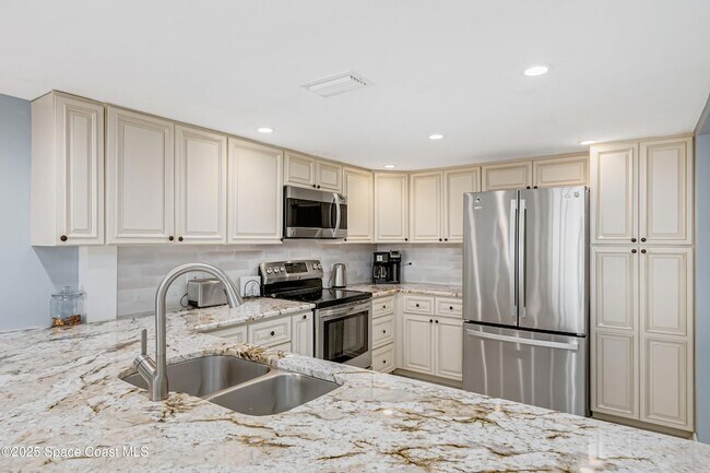 Building Photo - 190 Escambia Ln