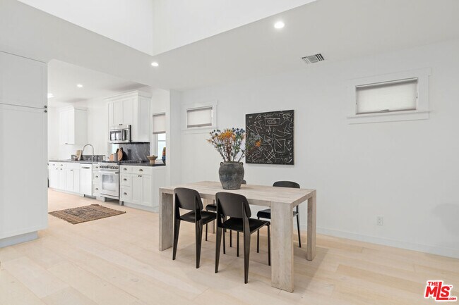 Building Photo - 961 Marco Pl