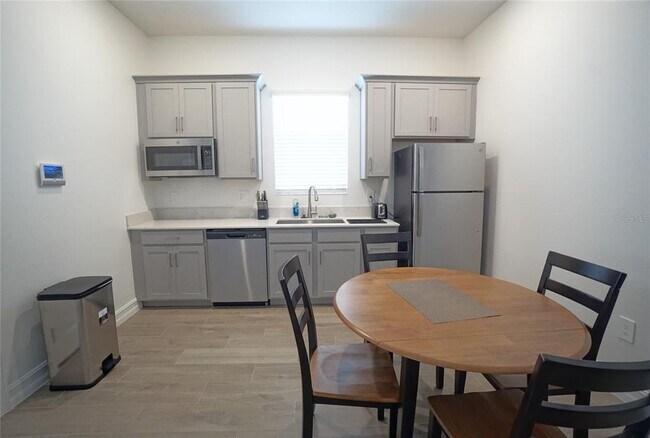 Building Photo - 12470 Bergstrom Bay Dr