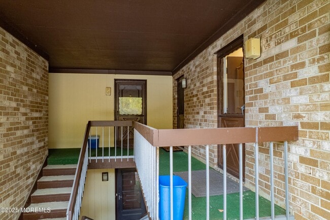 Building Photo - 177 Amberly Dr