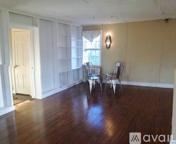 Building Photo - 000 River Rd