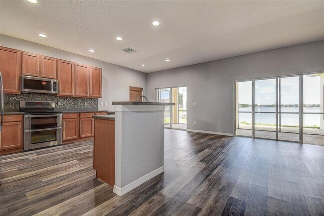 Building Photo - 1820 Mira Lago Cir