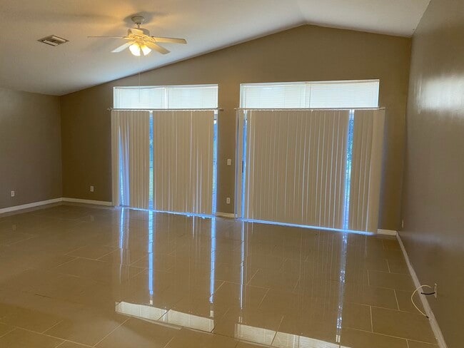 Building Photo - 375 Lexington Ave SW