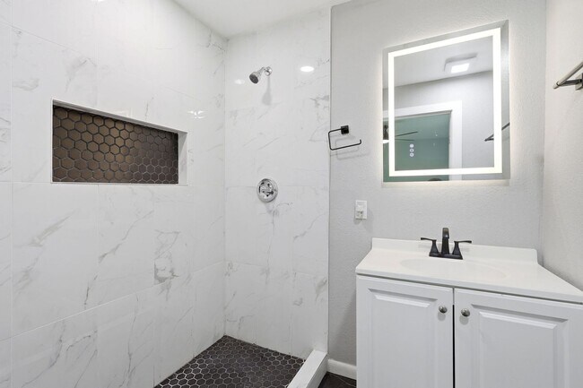 Building Photo - 2602 NW 86th St