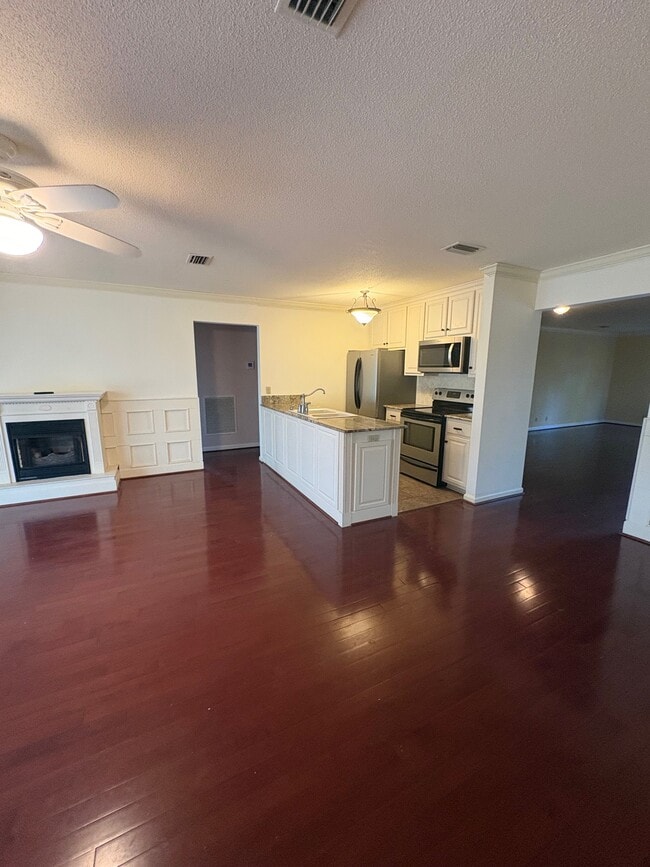 Building Photo - 120 River Ridge Rd